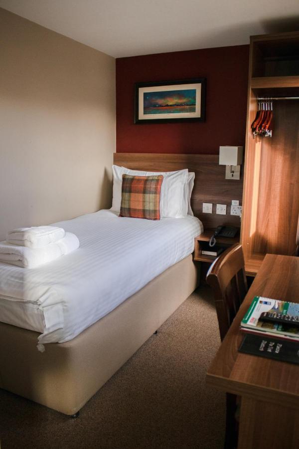 The Portree Hotel Екстериор снимка