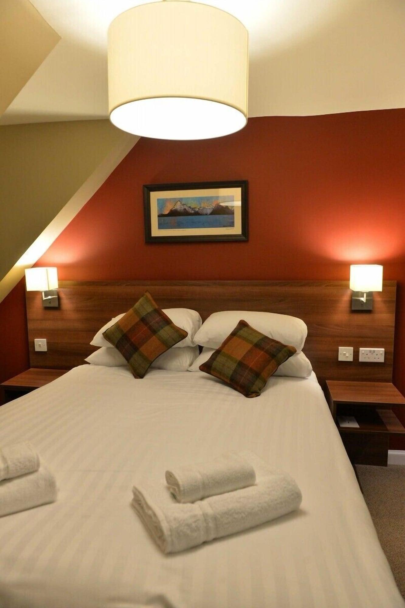 The Portree Hotel Екстериор снимка