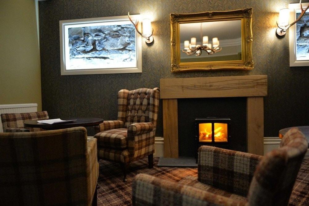 The Portree Hotel Екстериор снимка