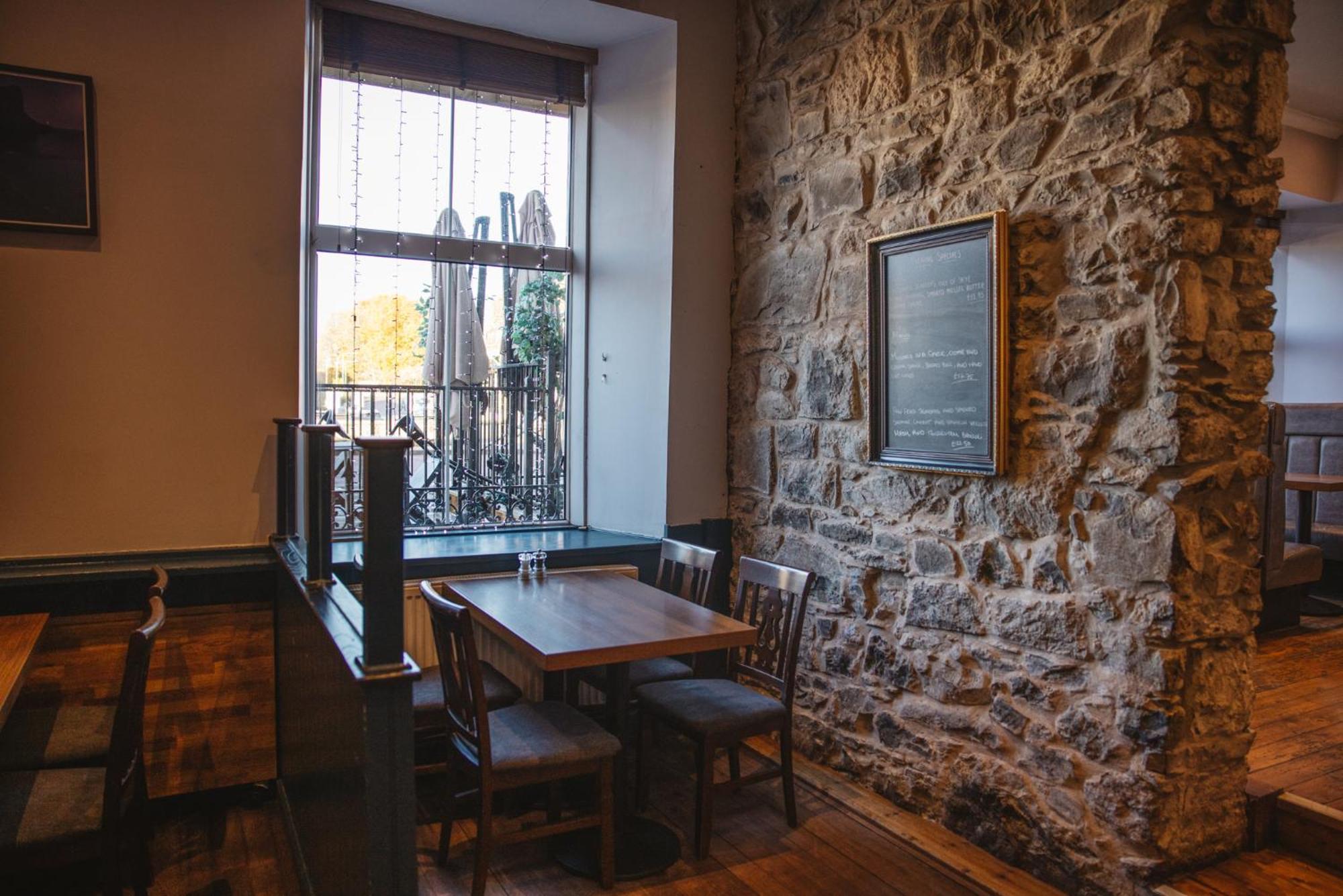 The Portree Hotel Екстериор снимка