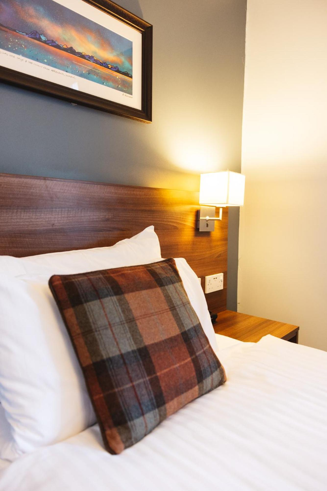 The Portree Hotel Екстериор снимка