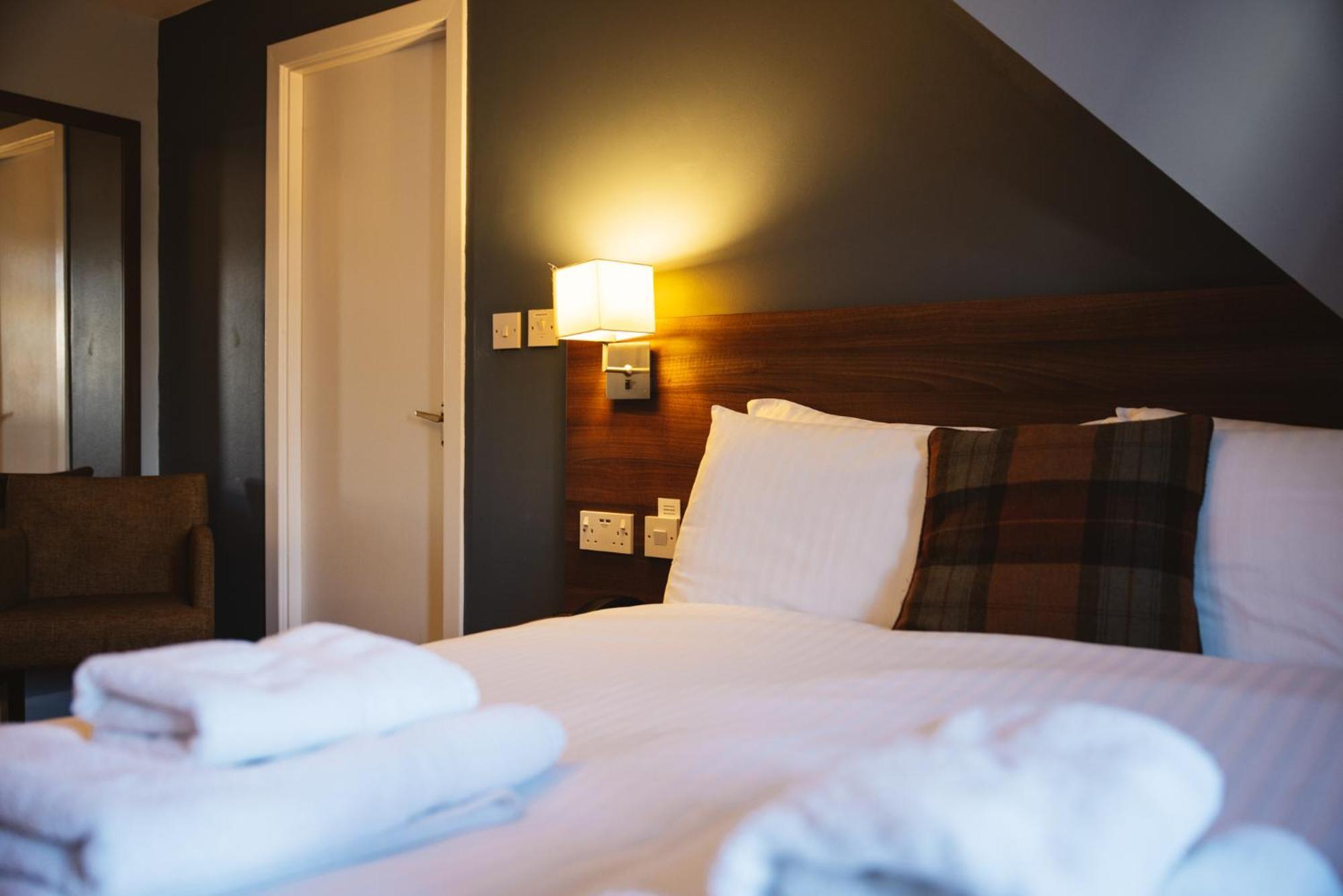 The Portree Hotel Екстериор снимка